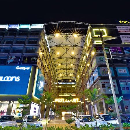 Fabhotel Parkland A 아흐메다바드 외부 사진