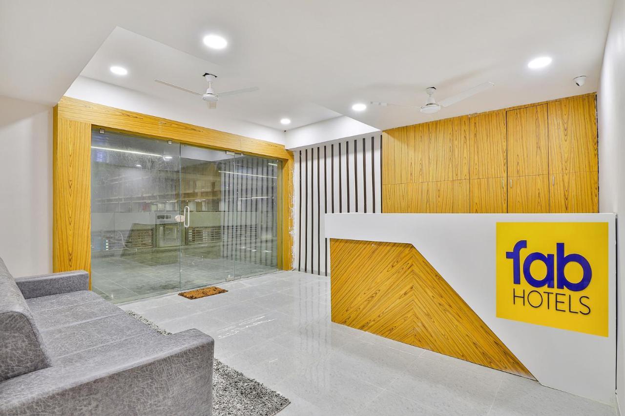 Fabhotel Parkland A 아흐메다바드 외부 사진