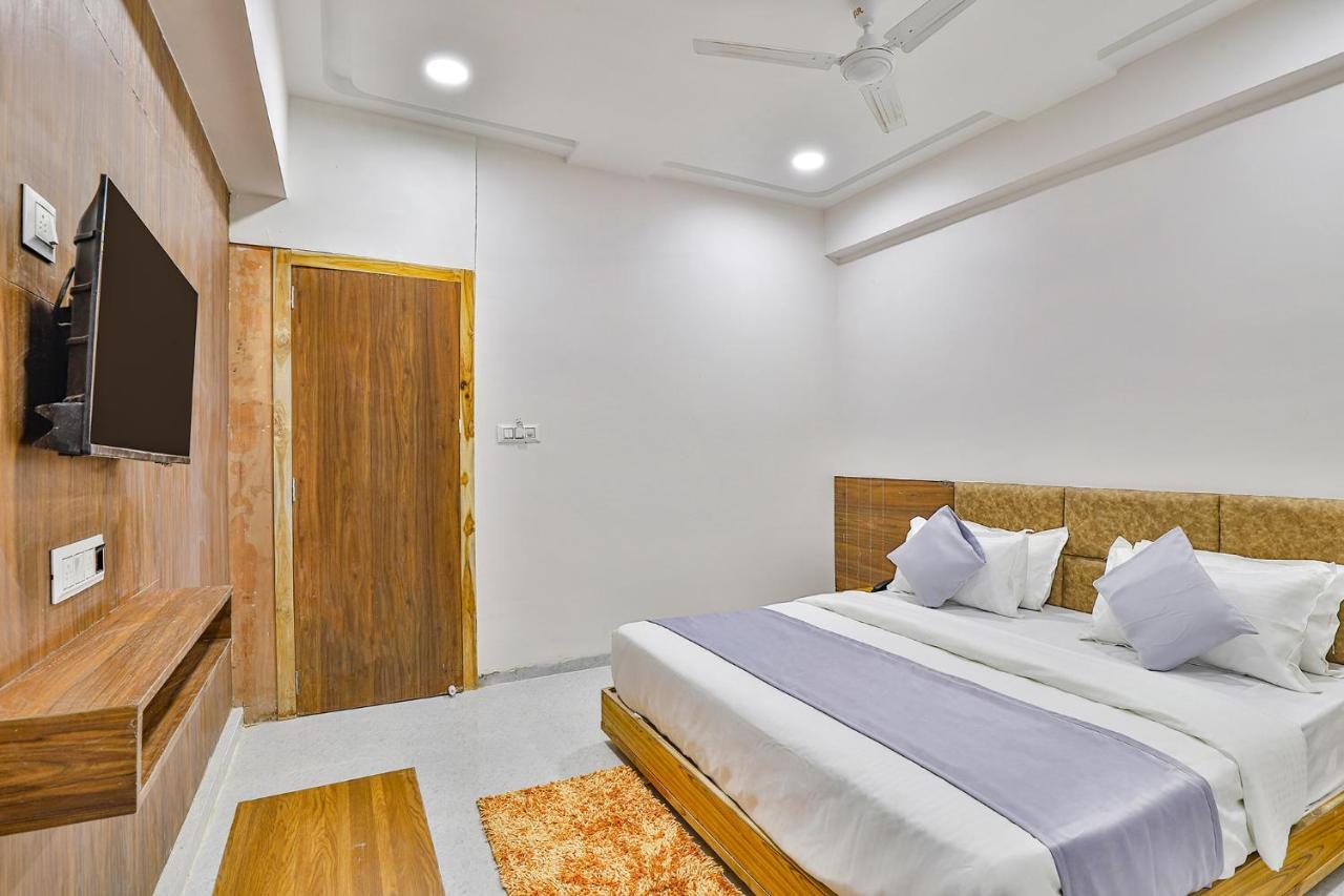 Fabhotel Parkland A 아흐메다바드 외부 사진