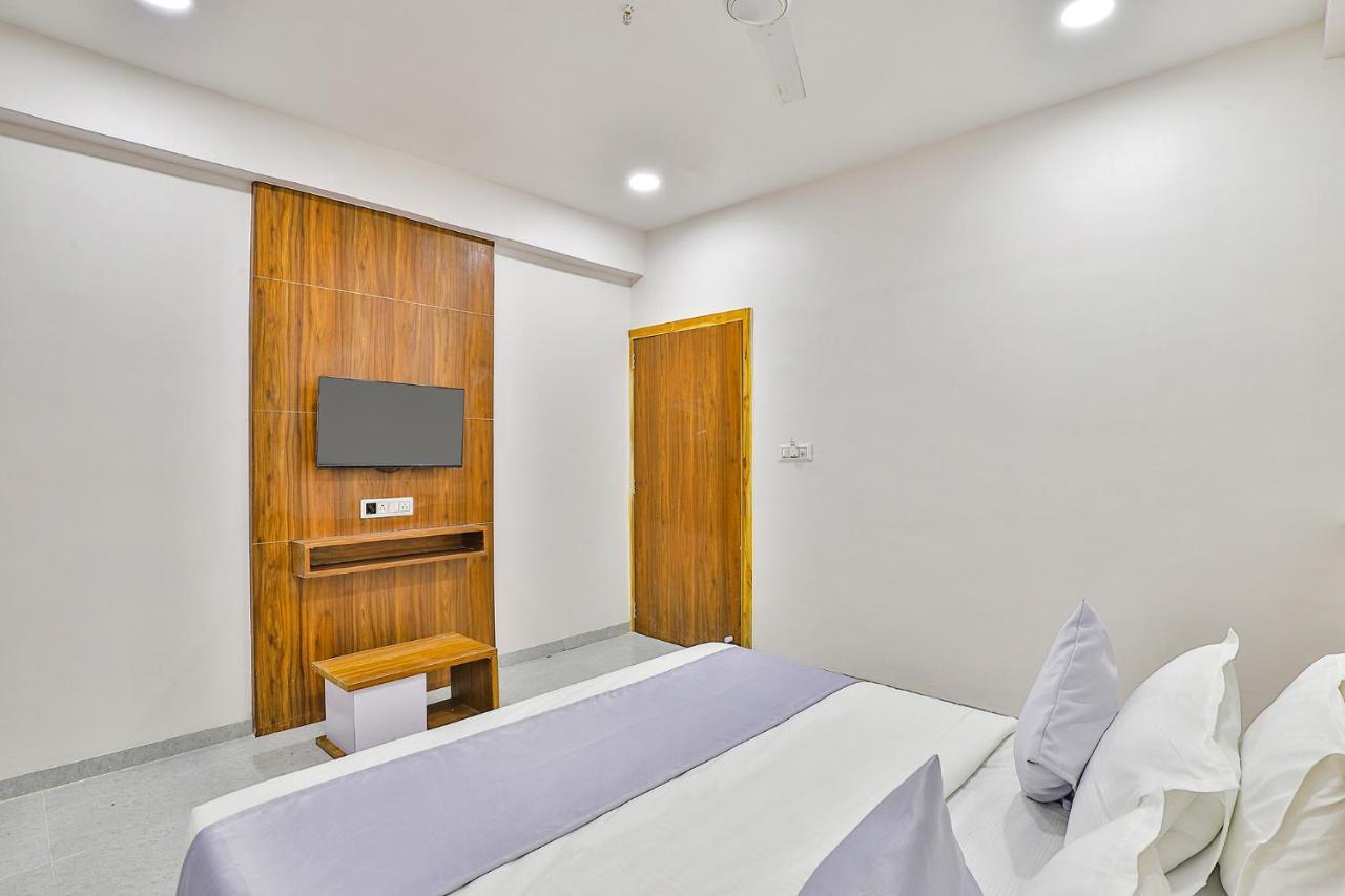 Fabhotel Parkland A 아흐메다바드 외부 사진