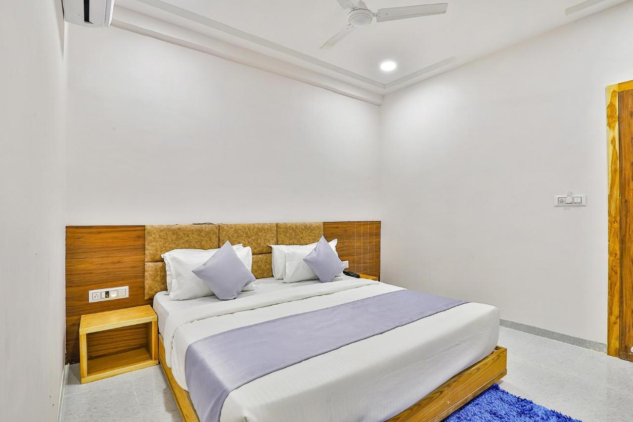 Fabhotel Parkland A 아흐메다바드 외부 사진