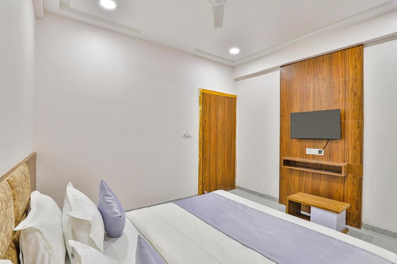 Fabhotel Parkland A 아흐메다바드 외부 사진