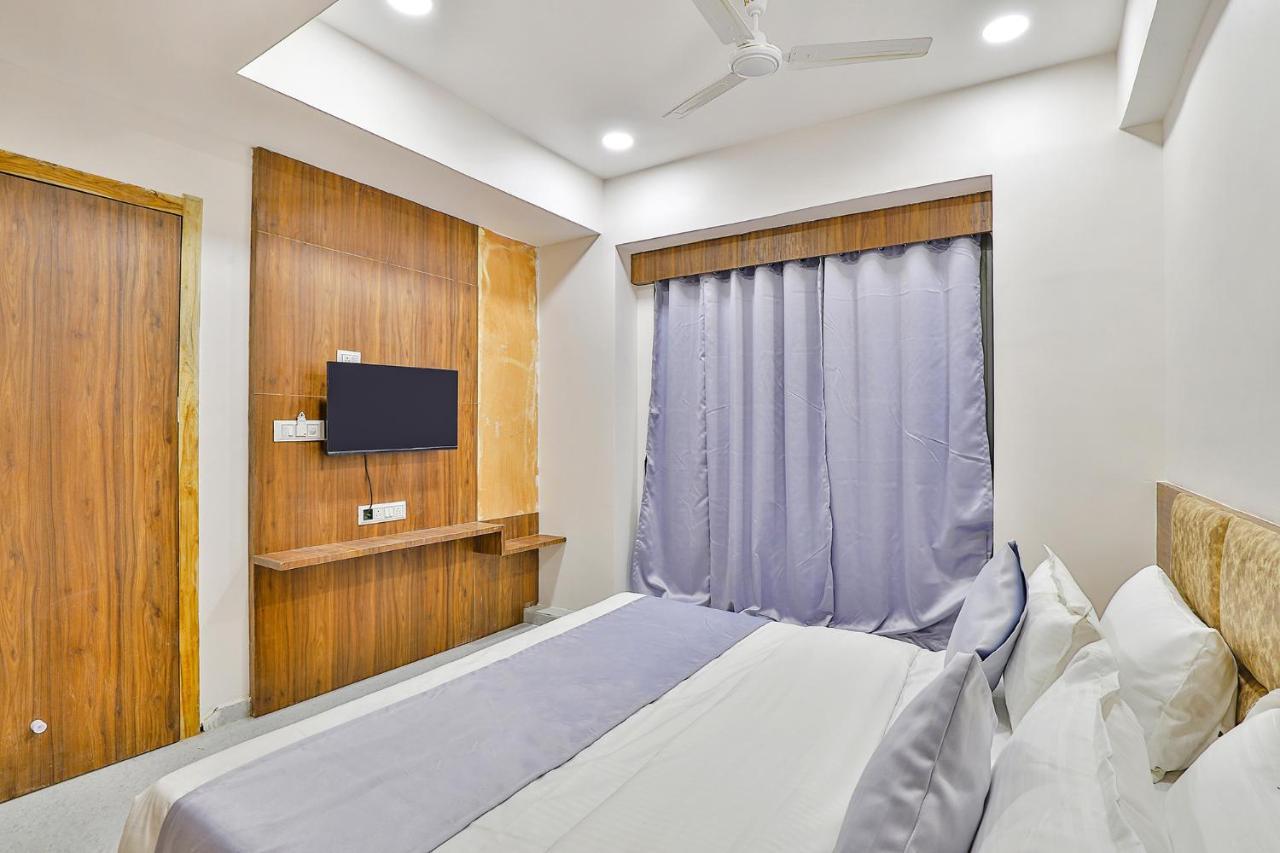 Fabhotel Parkland A 아흐메다바드 외부 사진