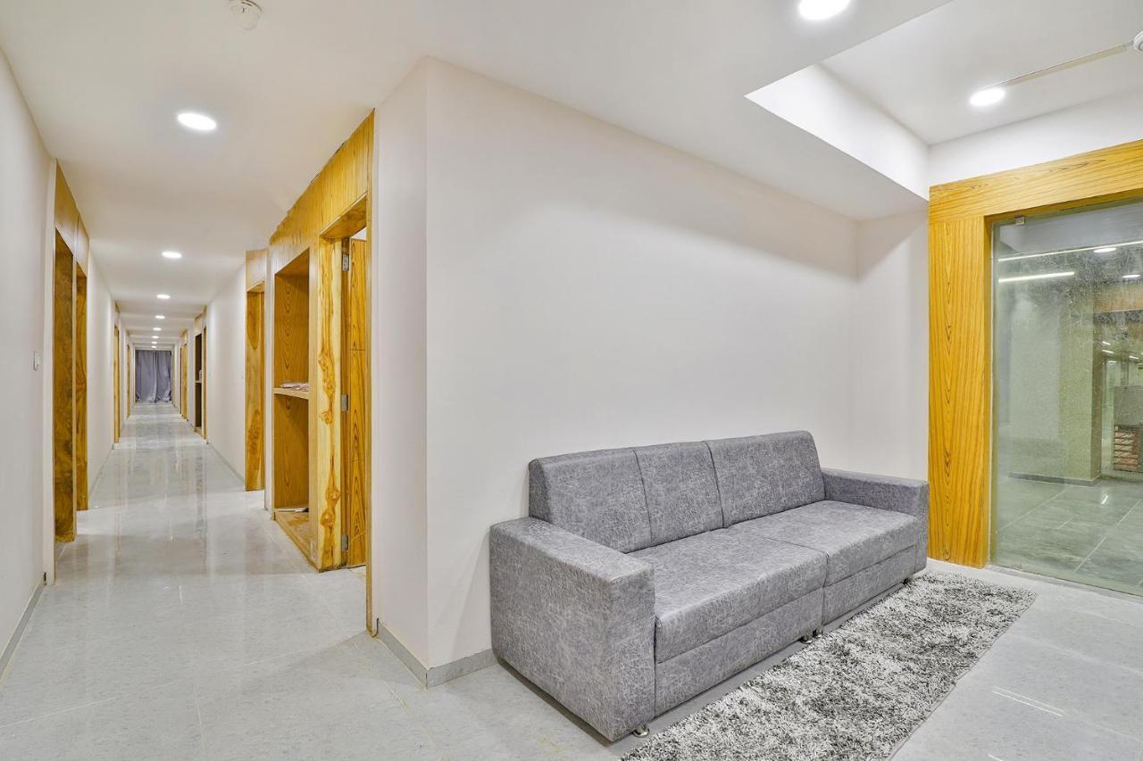 Fabhotel Parkland A 아흐메다바드 외부 사진