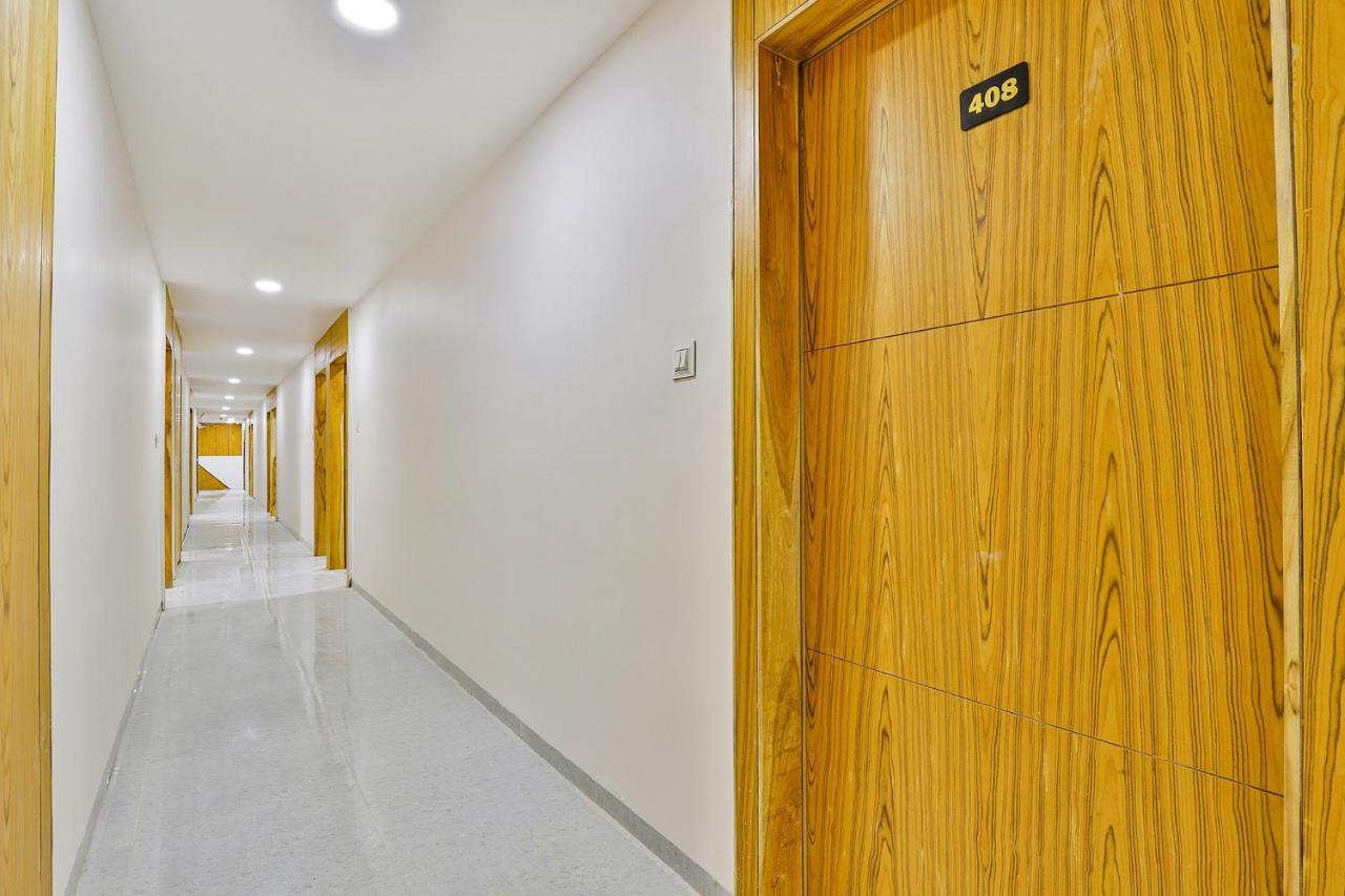 Fabhotel Parkland A 아흐메다바드 외부 사진